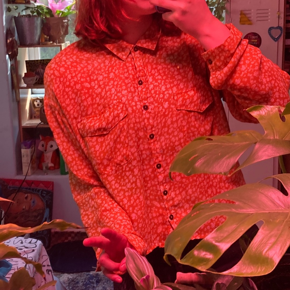 Yellow flower Button up